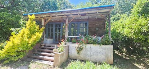 JARDIN DE FIGUIERS À VENDRE — MUGLA / FETHIYE / KAYAKOY Lieu : Province de Muğla, district de Fethiye, district de Kaya (Kayaköy), localité de Milli Kadi Kuyusu INFORMATIONS GÉNÉRALES : Superficie du titre de propriété : 1.353,97 m² Qualité : Jardin ...