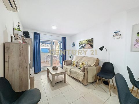 Se vende precioso apartamento en primera línea de playa, ubicado en una exclusiva urbanización cerrada con acceso directo al mar. Situado en planta baja, este luminoso piso ofrece una combinación perfecta de comodidad, ubicación y estilo de vida cost...