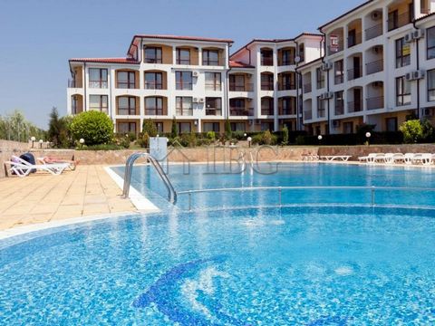 Apartamento de 1 dormitorio con vistas a la piscina y al mar en Rutland Beach 1, Ravda Bienes Raíces IBG Se vende este apartamento de un dormitorio con piscina y vistas al mar, ubicado en la tercera planta de Rutland Beach 1, Ravda. El complejo vacac...