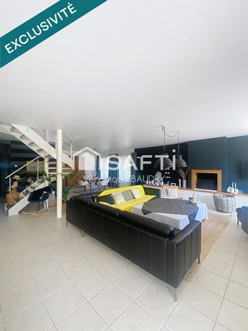 A Servon sur Vilaine, belle maison en pierre.