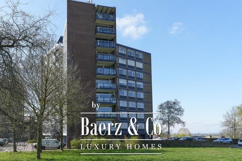 Licht, ruimte, luxe en uitzicht: uniek appartement in Nijmegen-Oost! Het appartement is zó ruim en uniek dat het met recht een penthouse genoemd mag worden – ook al ligt het niet op de bovenste verdieping. Deze woning bevindt zich namelijk op de zesd...