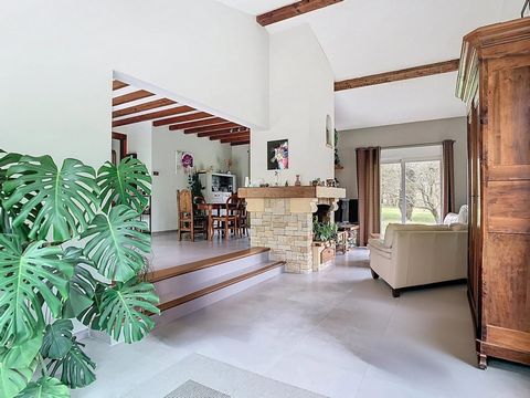 Superbe propriété de 165 m2 avec piscine sur près de 3 hectares