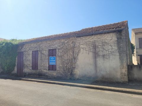batisse à vendre avec terrain en plein coeur de CISSAC MEDOC (33)