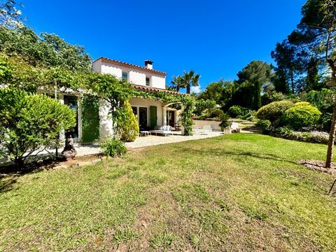 Dpt Var (83), à vendre FREJUS Tour de mare maison P6 de 156 m² - Terrain de 1790 m²