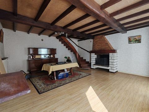 Opportunité d'investissement locatif à Pisany (17600) : Deux logements potentiels !