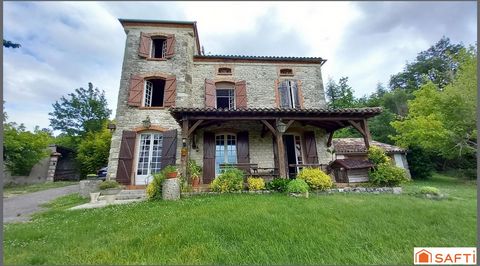 Maison en pierre 201m2, 4chambres, dépendances , parcelle 6ha
