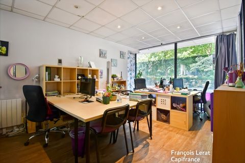 Murs Local/bureau à vendre PARIS 12EME ARRONDISSEMENT (75) - Bercy - 86,35 m2 loi Carrez - 798 000 honoraires d'agence inclus