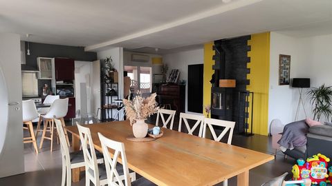 Maison 8 pièces, 4 chambres, dépendances 500 m², grand terrain