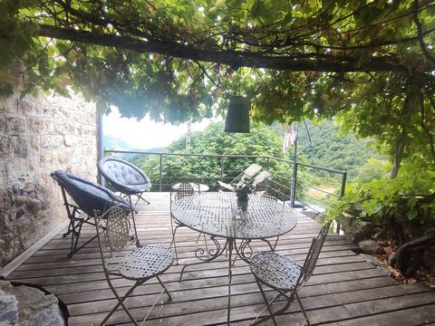 A SAISIR maison en pierre authentique sur les hauteurs de AIZAC