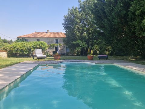 Maison à vendre 6 pièces TONNAY BOUTONNE (17)