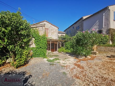 Gard (30), Te koop in Logrian-Florian: Charmant dorpshuis met grote onafhankelijke garage. Laat u verleiden door dit authentieke dorpshuis met cementtegels en gewelfde ruimtes, gebouwd in 1919, met een woonoppervlakte van 93 m² verdeeld over twee ver...