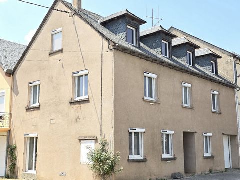 Grande maison avec garage - Villefranche de Panat