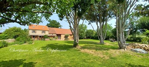 Entre Charolles et La Clayette et Paray le Monial, maison de 130 m² environ, avec 180 m² d'ancienne ferme, sur terrain de 1694 m²