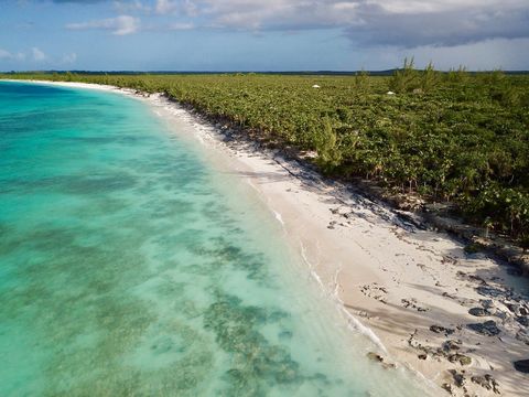 Le développement balnéaire est situé à la pointe nord de l’île de North Caicos.-- Avec des kilomètres et des kilomètres de plage de sable blanc s’étendant dans chaque direction.-- Abritant de magnifiques villas en bord de mer, cette région offre un v...