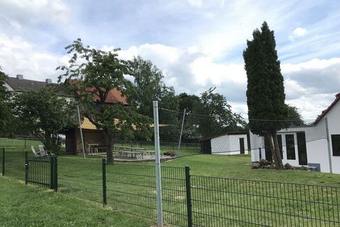 Dieses modern und hell eingerichtete Gruppenhaus mit eigenem Garten liegt in Altenstädt, einem Ortsteil von Naumburg in Hessen. Das Haus erstreckt sich insgesamt über zwei Etagen und bietet großen Familien oder Gruppen einen angenehmen Aufenthalt in ...