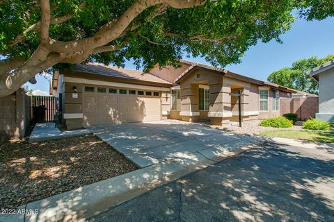 Check out this single level 3 bedroom, 2 bath home nestled in the gated community of Villas at Alta Mesa! Move-in ready, this home offers an open concept with vaulted ceilings and great upgrades, including 42'' maple cabinets w/ crown molding, wood g...