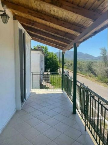 Detached house for sale in Mesopotamos, Messinia. The house is 85 sq.m., located on a plot of 432 sq.m., in which there is a separate building – a warehouse of 45 sq.m. and garden. It is in a very good spot, corner, overlooking the plain. It is 15 mi...