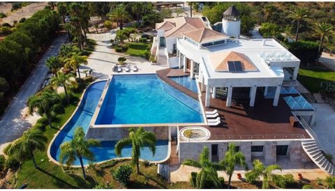Discover this exclusive 6-bedroom luxury villa in Estoi, with vast grounds and elite finishes. Ideal for residence or investment. Book your visit! This outstanding residence is set in the countryside and ensures absolute privacy and discretion for th...