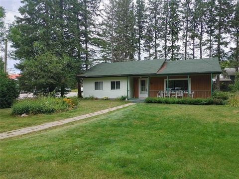 Location, Location ! Zoned M1 In A Busy Traffic Location, 1,286Sqft With A Workshop , 3 Bedroom, One 4-Pc Bath, Spacious Living Room With An Eat In-Kitchen. Municipal Water Supply And Sewage, Serviced By Forced Air Natural Gas Furnace , Central Air C...
