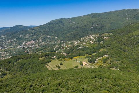 Very unique and exceptional Bastide within 25 hectares of Parkland - Seillans. Amazing Views of the Sea and Surrounding villages. Very unique and exceptional property with 25 hectares of pure nature, including a river, fabulous woods and blessed with...