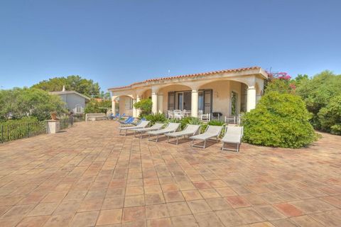 This detached and charming villa for six people is located directly on the sea with private access to the rocky coast. The rocky coast is easily accessible and the sea can be reached directly after crossing the garden gate. This villa is an ancient f...