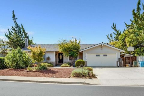 Ranch style home with a chance to rebuild as your own. Original home of 3 bed 3 bath with flexible floor plan. Located near top Cupertino schools (Stevens Creek, Kennedy, Monta Vista). Easy access to Stevens Creek and close to freeways. Wood floors w...