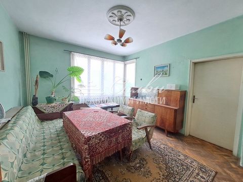 Two-bedroom apartment on PREFERRED THIRD floor kv. Kherson. EXTREMELY SPACIOUS apartment with a net area of 91 sq. m. It consists of a corridor with a built-in wardrobe, a spacious kitchen with a dining area and a glazed terrace to it, a living room ...