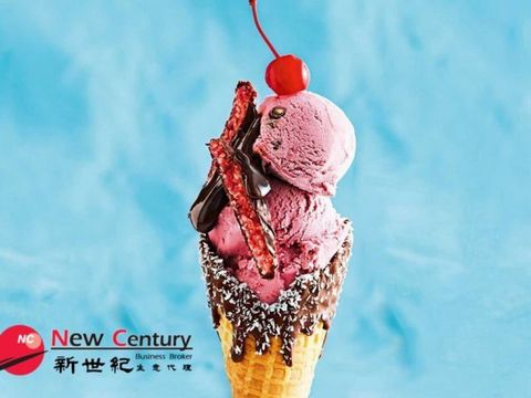 ICE CREAM/DESSERT-- CAMBERWELL -- #7685687 Ice cream/desserts * LOCATED ON CAMBERWELL'S BUSIEST SHOPPING STREET * $8,000 per week * Reasonable weekly rent, 5 years lease * 30 years old, the same proprietor has been doing business for 5 years, and the...