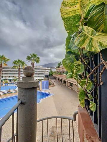 Te invito a que conozcas este encantador piso situado en el hermoso Puerto de La Cruz, en la idílica isla de Tenerife. Este acogedor hogar forma parte de un exclusivo complejo residencial que ofrece una serie de comodidades, incluyendo una impresiona...