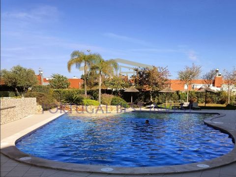 2 bedroom apartment in the riverside area of Portimão with pool in luxury condominium Apartment description The apartment consists of an entrance hall, a living and dining room with access to a balcony, an equipped kitchen, two bedrooms, one of them ...