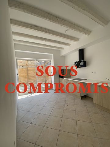 Caderousse, 5 mins from the A7/A9 interchange in Orange, 30 mins from the TGV station in Avignon, Apartment of 100.40 m2 completely restored with fitted kitchen, living room, lounge, 3 bedrooms, hanging toilet and bathroom. Possibility of opening bet...