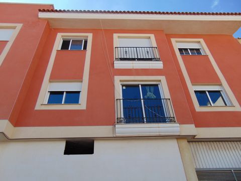 This 4 bedroom apartment is in the town of Torre Pacheco which has numerous shops, cafes, bars, restaurants and other services and just a 15 minute drive to the beautiful beaches at the Mar Menor. You enter the apartment into a spacious entrance hall...
