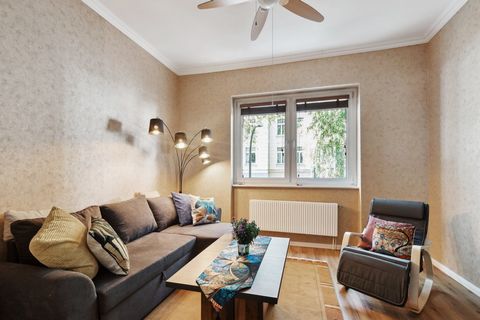 Diese exquisite möblierte Wohnung bietet Ihnen den perfekten Rückzugsort im Herzen von Köln. Mit 71 Quadratmetern Wohnfläche und einer stilvollen Einrichtung ist sie ideal für Singles, Paare oder kleine Familien geeignet. Sie befindet sich in der Rob...