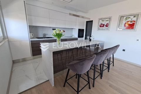 Trogir, modern three-room apartment in a quiet location with a swimming pool for the use of all tenants of the building, available for rent from September 2024 to July 2025. The apartment is located on the fourth floor of a recently completed smaller...