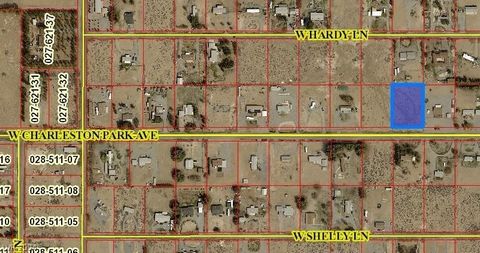 Emplacement! Emplacement! Emplacement! Facile d’accès à partir de Charleston Park, ce terrain est proche des commodités de la ville mais assez loin pour profiter de l’environnement paisible et tranquille. S’étendant sur près d’un acre, la propriété e...