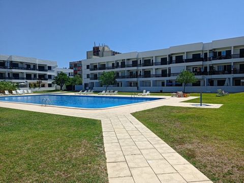 Description Apartment T0 in the centre of Vilamoura: experience the Algarve at its best This charming T0 apartment offers a unique opportunity to live in the heart of Vilamoura, one of the most prestigious places in the Algarve. With a practical setu...