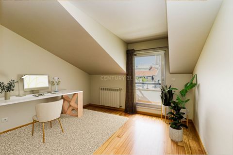 Welkom in uw nieuwe huis in het hart van het charmante Lissabon! Dit spectaculaire duplex appartement combineert moderne elegantie met comfort en is perfect gelegen, in het hart van Lissabon, zodat u kunt genieten van alles wat de stad te bieden heef...