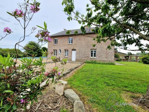 THEROULDEVILLE, proche de la mer Maison de caractère T6 en briques et silex de 215m² habitables pleine de charme avec son jardin. Composition de la maison d'une superficie totale de 315m²: Au rez-de-chaussée : Deux entrées Cuisine aménagée et équipée...