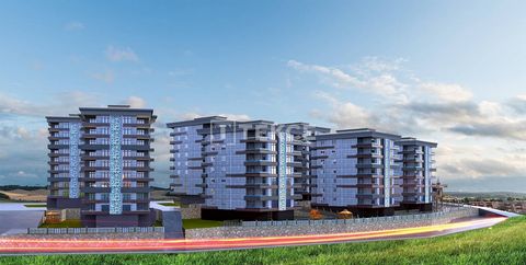 Apartamenty w Rodzinnym Kompleksie w Yalıncak, Trabzon Apartamenty zlokalizowane są w zagospodarowanej okolicy, blisko autostrad bulwaru Kanuni. Yalıncak to rozwinięty region w Trabzon, blisko centrów handlowych, codziennych zajęć towarzyskich, trans...