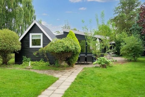 Holiday home with a really good location close to a good beach at Havnsø Strand. The house has good terraces where the sun can be enjoyed all day. The cottage is suitable for six people, of which 2 of the beds are in an annex. The house was built in ...