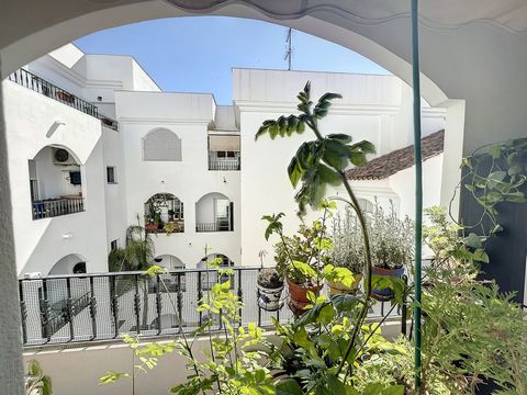 En Venta: Amplio Apartamento en Planta Intermedia en el Corazón del Encantador MIjas Pueblo Características: Excelente ubicación en el vibrante centro de Mijas, rodeado por la belleza del pueblo Amplio apartamento con 3 dormitorios y 2 baños grandes ...