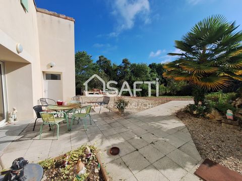 Located in Jonzac, this property has an ideal location offering a peaceful living environment to its inhabitants. Close to shops and schools, it seduces with its tranquility and daily practicality. This house offers you a beautiful outdoor space with...