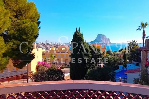 This impressive house in Calpe offers an ideal setting for living in comfort, with sea views and a private pool. With an area of ​​191 m², the villa has 3 spacious bedrooms, 2 modern bathrooms, a well-equipped kitchen and a generous living room, perf...