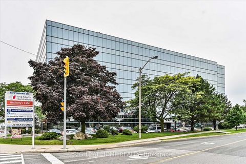 Come see this gorgeous office unit located on Wynford Drive in Toronto. Walking distant to the Eglinton LRT and very close to the Shops at don Mills, this office is a prime location for any business looking succeed in Toronto. This custom unit offers...