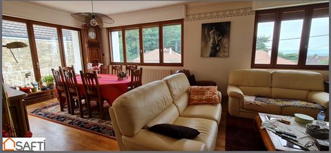 Located on the heights of Brive-la-Gaillarde, this property benefits from a privileged location close to schools and shops. This house offers a pleasant living environment in a quiet area. Outside, this house is located on a plot of 2372 m² and has a...