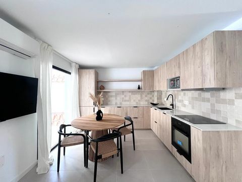 Located in Nueva Andalucía. Welcome to this delightful 3-bedroom apartment nestled within one of the most coveted urbanizations in Nueva Andalucia. Renovated to perfection and adorned in elegant Scandinavian style, this residence offers a harmonious ...