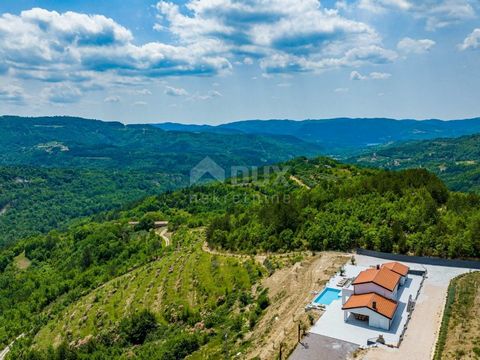 Location: Istarska županija, Cerovlje, Korelići. ISTRIA, UNIQUE HACIENDA ON THE MARKET! In a place of complete silence and pure nature, real estate in the hacienda type is for sale. It is a detached villa that conceptually consists of several residen...