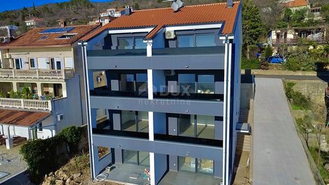 Location: Primorsko-goranska županija, Crikvenica, Dramalj. CRIKVENICA - Appartamento a due piani, 101 m2, vista mare! Vendiamo bellissimo appartamento su due piani di 101 mq con vista mare. L'appartamento si trova in un piccolo edificio residenziale...