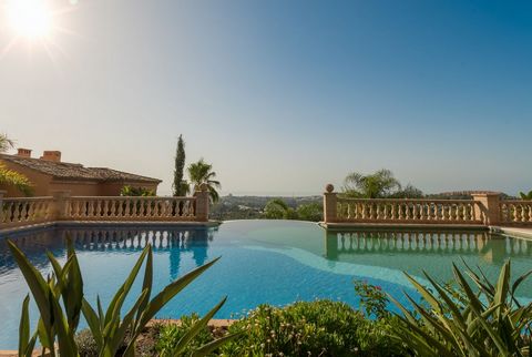 Located in Nueva Andalucía. Absolutely stunning three bedroom penthouse apartment located within the sought after gated and secure community of Les Belvederes in La Cerquilla, Nueva Andalucía. This stunning three-bedroom penthouse offers uninterrupte...