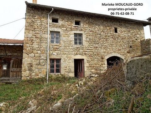 13 km Saint Bonnet le Château 42380 In het hart van het platteland, in het centrum van een heel klein rustig gehucht, kom en ontdek dit stenen huis uit 1800. Verkoopprijs 66.000 euro gepresenteerd door Marieke GORD ... Het huis bestaat uit twee nivea...